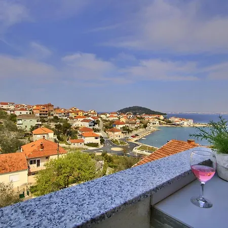 Spacious, Two Terrace Sunnyside W Amazing View Apartment Kali