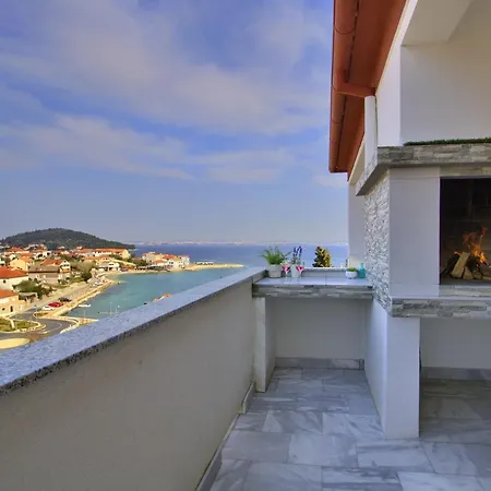 Apartment Spacious, Two Terrace Sunnyside W Amazing View Kali